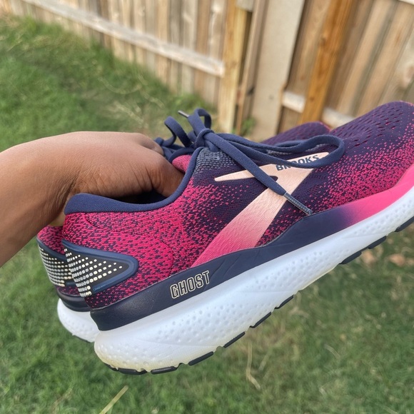 Brooks Ghost 16 Women’s Size 10B Wide Running Shoes Peacoat/Raspberry/Apricot - Picture 2 of 8